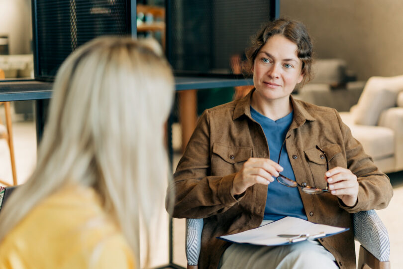 what does a mental health counselor do